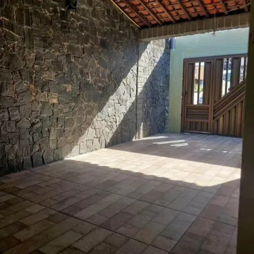 Vende-se casa na Cidade Nova