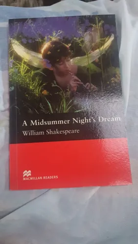 Livro A Midsummer Night's Dream - William Shakespeare (Macmillan Readers)