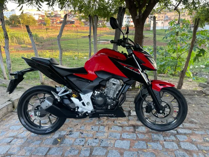 CB300 F