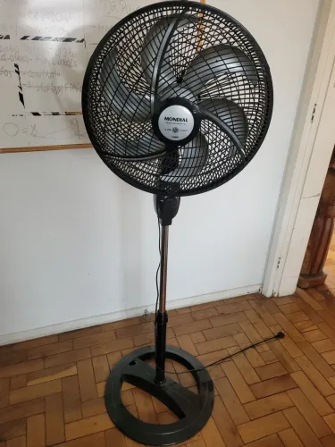 Ventilador Mondial de Pedestal Preto 127V