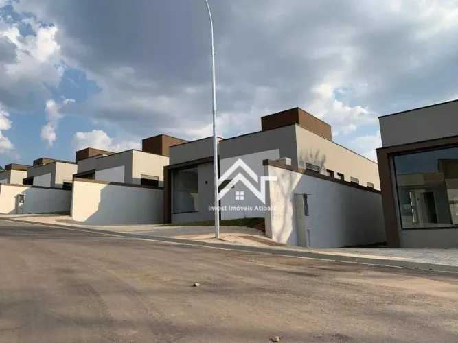 Casa com 3 dormitórios à venda no condomínio Reserva Ybyra em Atibaia-SP