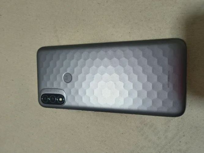 Vende-se Motorola E20 