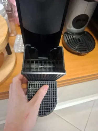 Cafeteira nespresso essenza mini