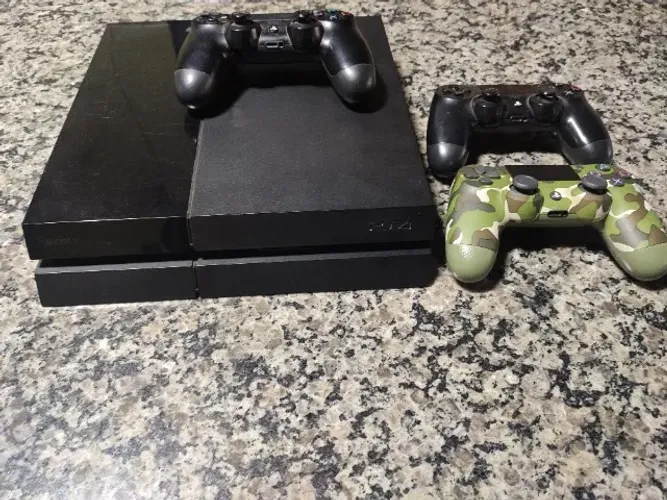 PS4 Fat 1TB + 3 Controles + GTA V | Leia a Descrição