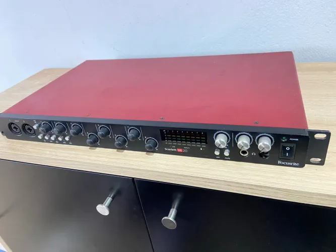 Interface Focusrite Scarlett 18i20 2ª Geração