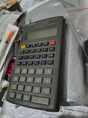 Calculadora científica Sharp EL-531R está sem bateria