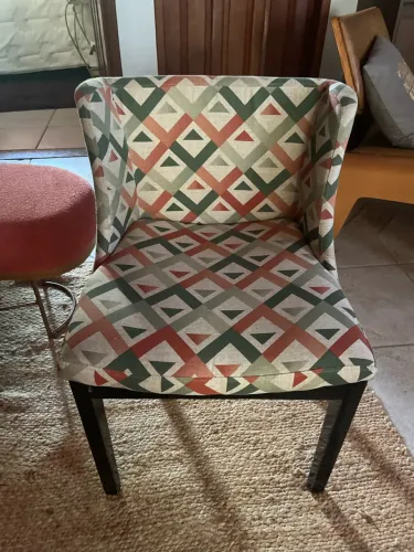 Poltrona restaurada à venda - R$ 450,00