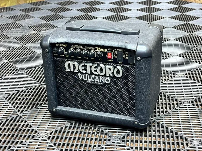 Amplificador de Guitarra Meteoro Space Junior 35gs 35w