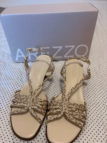 Sandália Arezzo 38