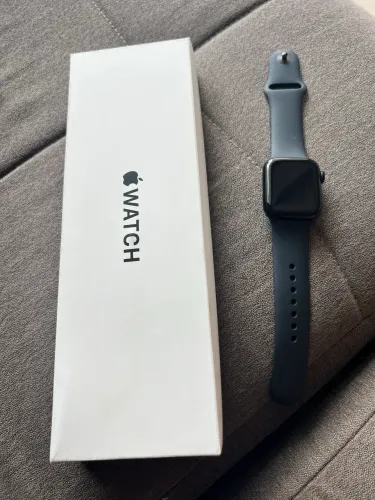 Apple Watch SE GPS - Caixa meia-noite de alumínio - 40 mm