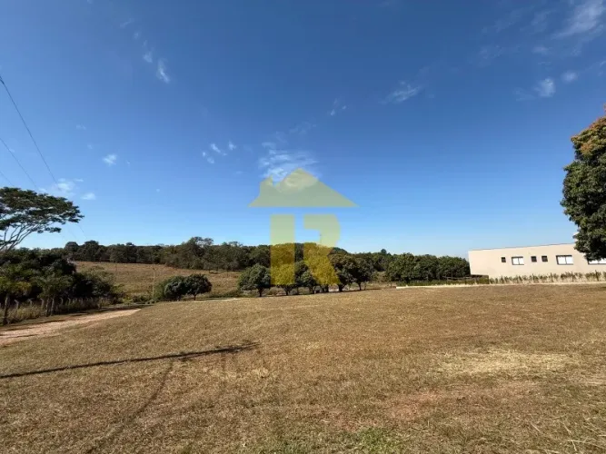 Terreno de 1.967,00 m² em Condomínio Residencial em Fronteira-MG! Aproveite essa oportunid