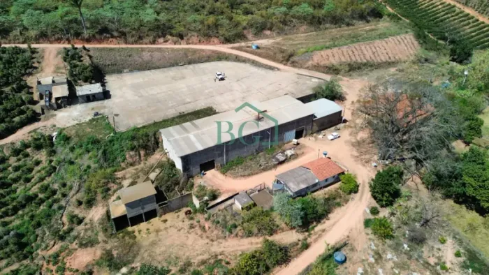 Excelente Sítio cafeeiro á venda na Cidade de Caconde SP.