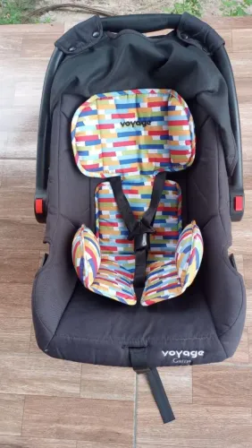 Bebê conforto- tipo Moisés Yoyage