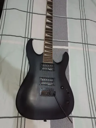 Jackson Dinky Arch Top JS22 - Satin Black (estado usado/ excelente)