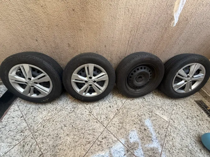Jogo de rodas Ferro aro 16 Nissan 4 furos com Pneus Novos Medida 205/60 R16