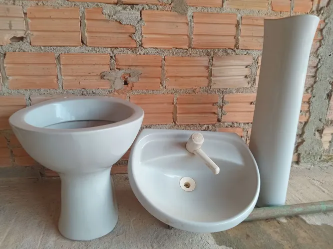 Vende se poucos dias usados