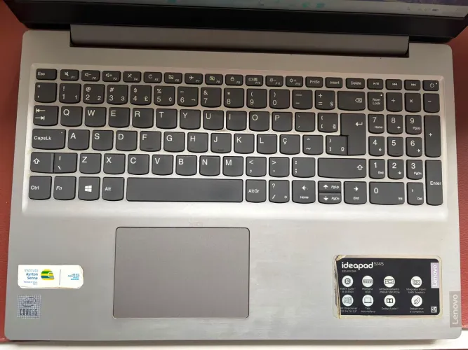 Notebook Lenovo i5 de 10ª geração, 8GB de RAM e SSD de 256GB 