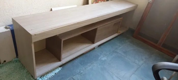 Rack para TV Moderno e Espaçoso - Perfeito Estado (Preço Imbatível!)