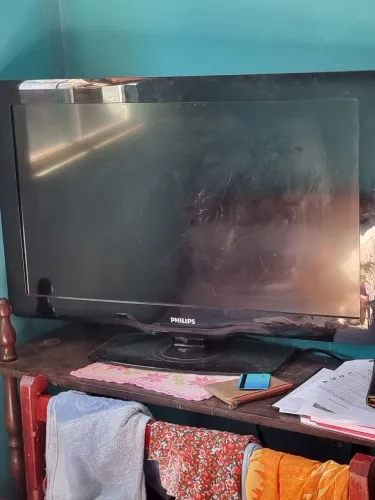 Vendo TV Philips 32" antiga