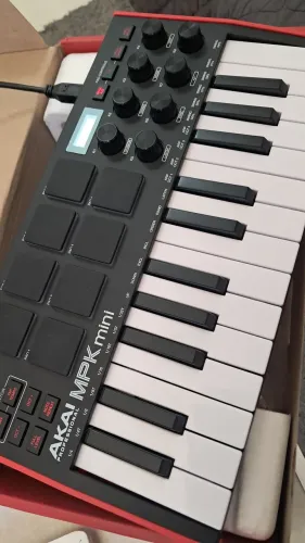 Akai MPK Mk3 mini teclado controlador Midi usb zerado