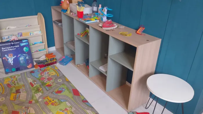 Estante para brinquedos ou livros