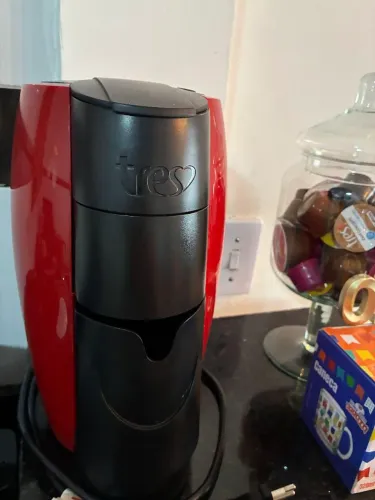 Cafeteira Expresso Lov - Tres 3 Corações Vermelho- usada