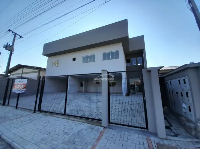 Excelente apartamento conjugado no bairro Margem Esquerda em Gaspar!
