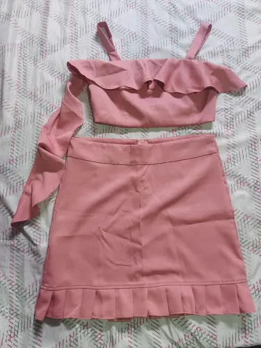 Conjunto top e saia