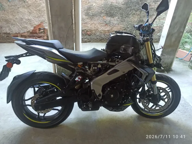 BAJAJ DOMINAR NS400Z NO ESTADO