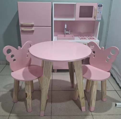 Jogo de cozinha infantil com mesa e cadeiras
