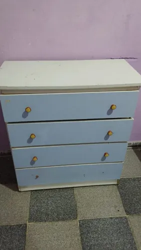 Cômoda 4 gavetas 
