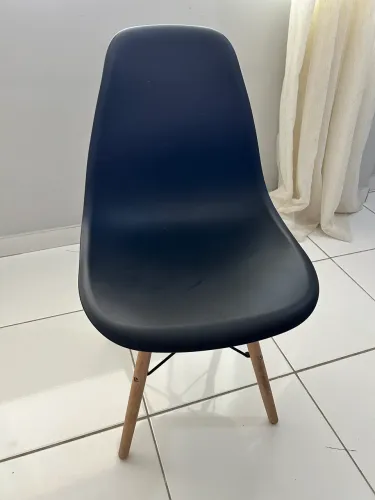 1 Cadeira Eames Tok Stok
