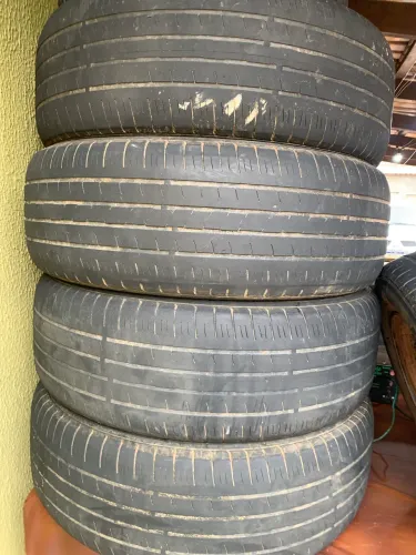 Pneu usado 265/70/16 camionete