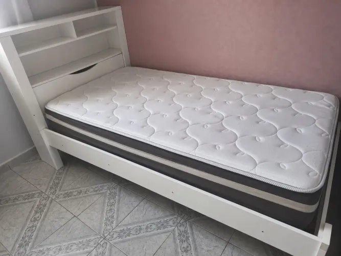 Cama solteiro com baú + Colchao
