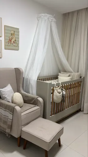 Berço, cama, fogão e ventilador