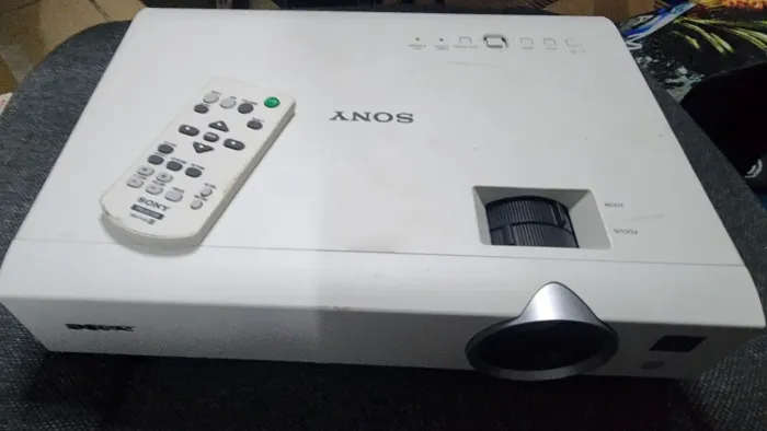 Projetor Sony VPL-DX140B