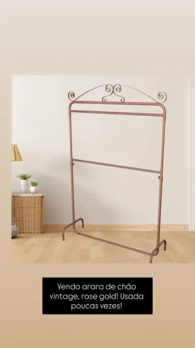 Arara de chão vintage rose gold