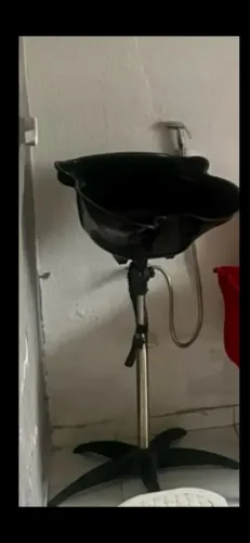 Lavatório portátil para salão de beleza.