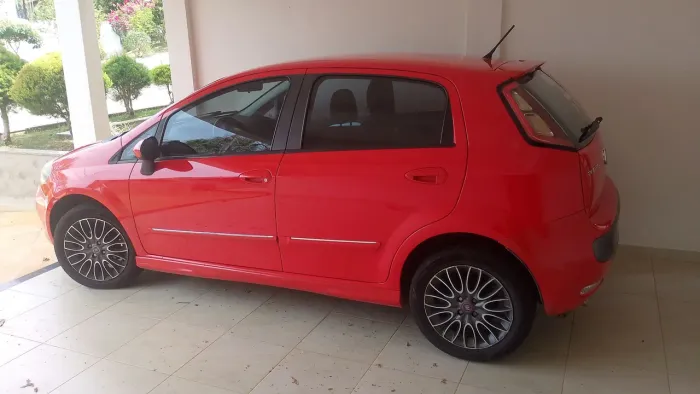Fiat Punto Sporting 1.8 Flex 8v/16v 5P 2013