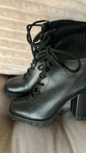 Bota couro legítimo AREZZO