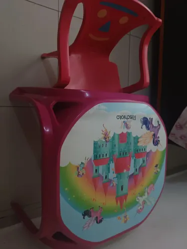 Mesa com cadeira infantil