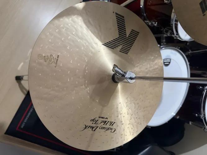Hit hat Zildjian K Dark Custom 14 polegadas impecável.