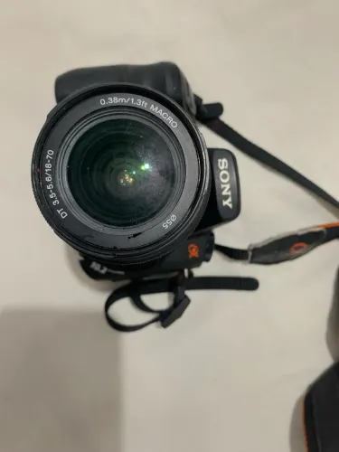 Câmera Sony alfa200