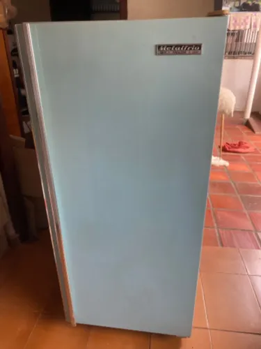 Freezer Retrô Metalfrio 2800