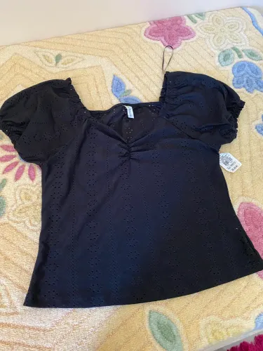 Blusinha Nova, com etiqueta Serve um tamanho G