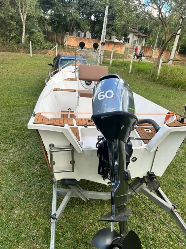 AQUA BOATS 5.20 2024 + MOTOR HIDEA 60HP + GARMIN STRIKER VIVID 7CV + CARRETA