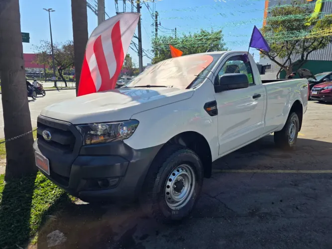Ford Ranger XLS 2.2 4X2 CD Diesel Aut. 2023