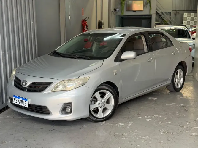 Toyota Corolla GLI 1.8 Flex 16V Aut. 2013