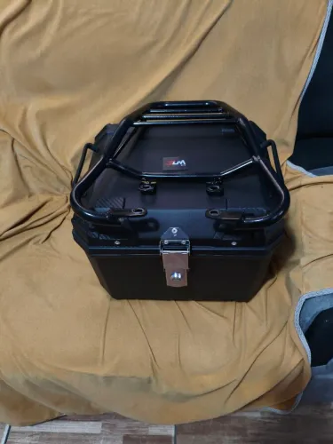 Baú mais suporte 38 litros 300 reais o valor.