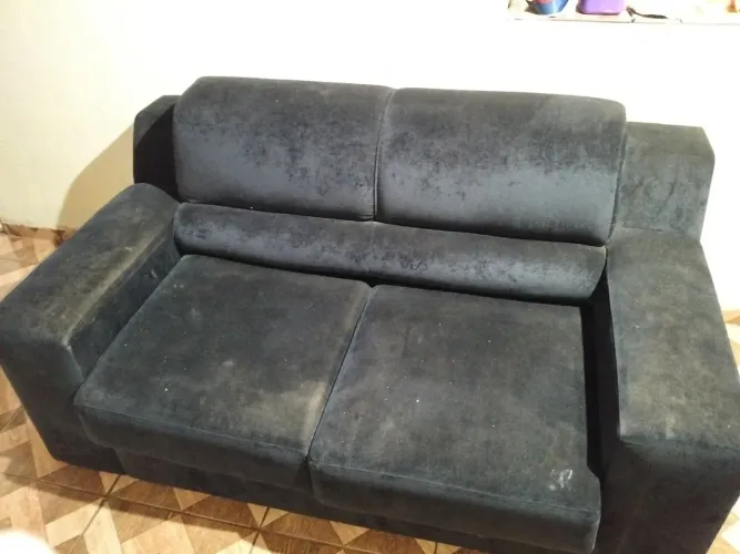 SOFÁ RETRÁTIL DE DOIS LUGARES